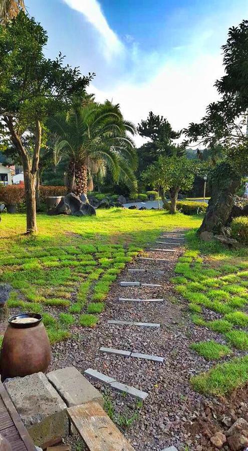 Jeju Land Pension Σεογκουίπο Εξωτερικό φωτογραφία